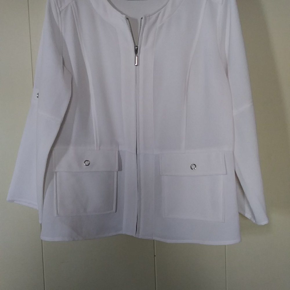 NICE WHITE SUMMER JACKET